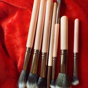 Luxie Blush-Toned Makeup Brush Collection